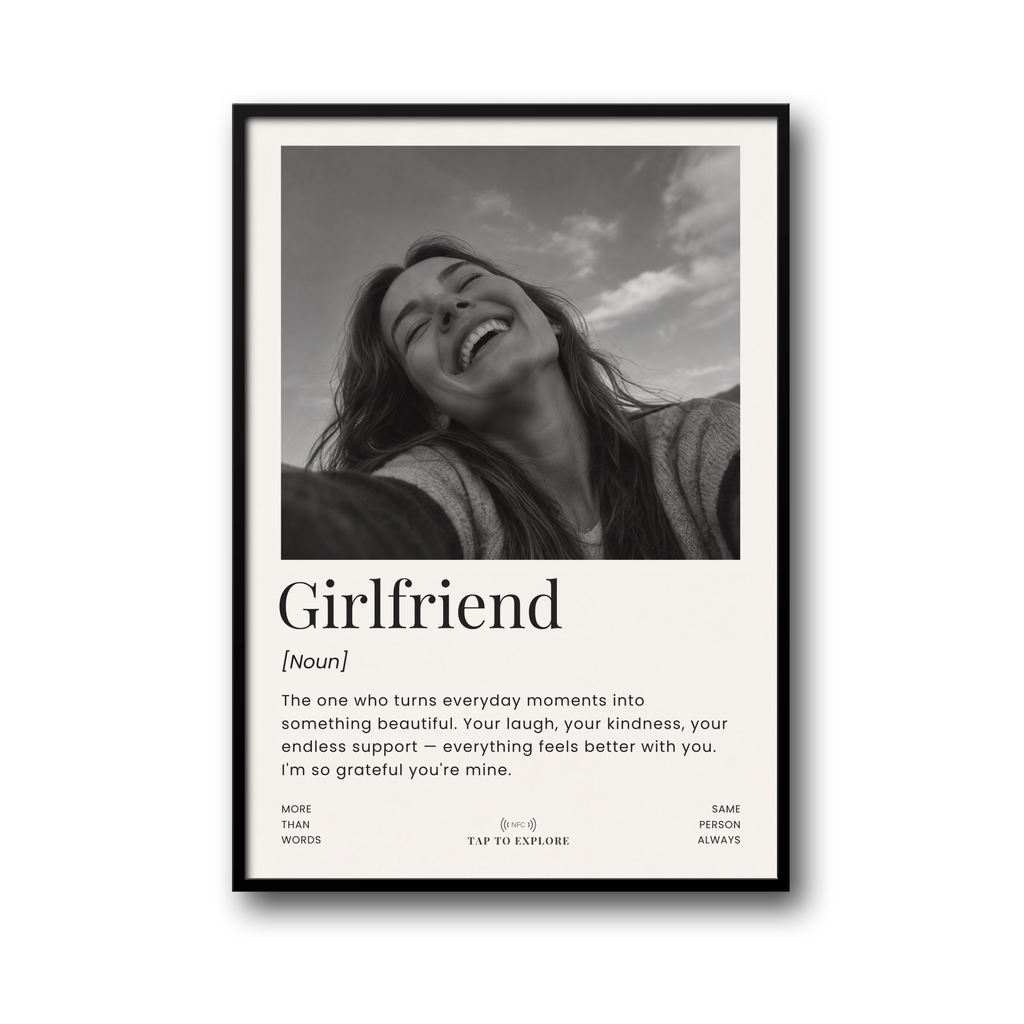 Plakat dla Dziewczyny „Girlfriend” z NFC – Personalizowany Prezent